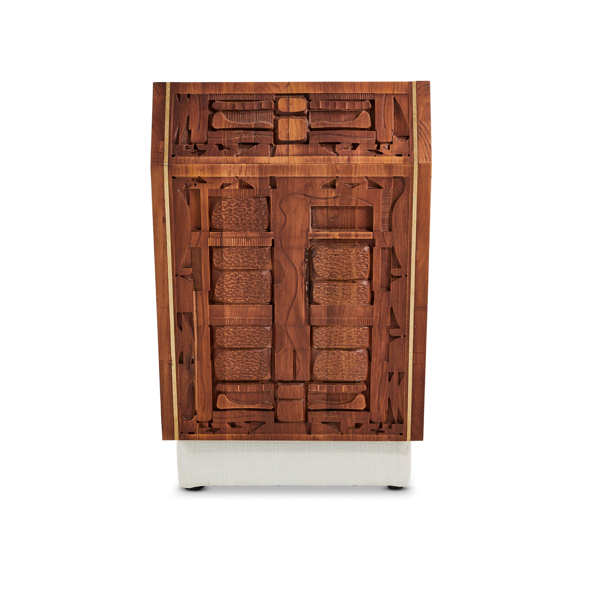 Oromo Wingback - Egg Designs